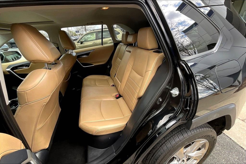 Used 2019 Toyota RAV4 Limited AWD/4WD image 29