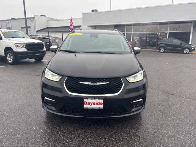 Used 2023 Chrysler Pacifica Limited image 4