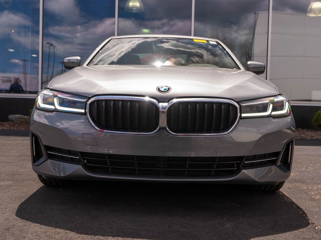 Used 2023 BMW 530i xDrive w/ Convenience Package AWD/4WD image 2