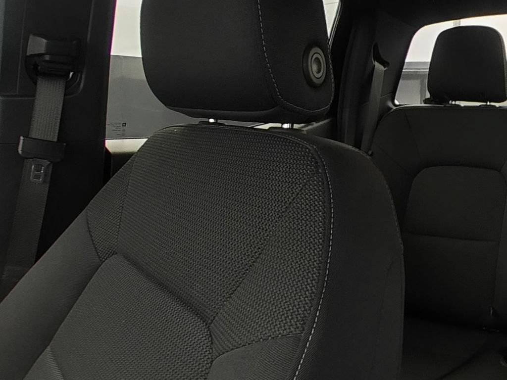 Used 2024 Chevrolet Colorado LT RWD image 9