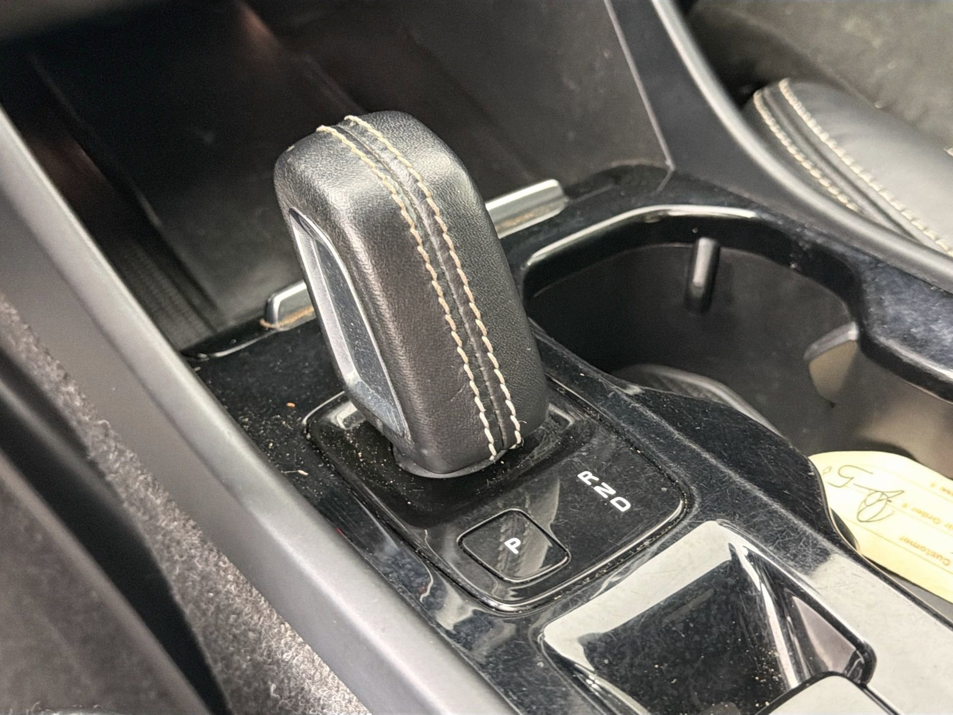 Used 2022 Volvo XC40 T5 R-Design w/ Advanced Package image 17