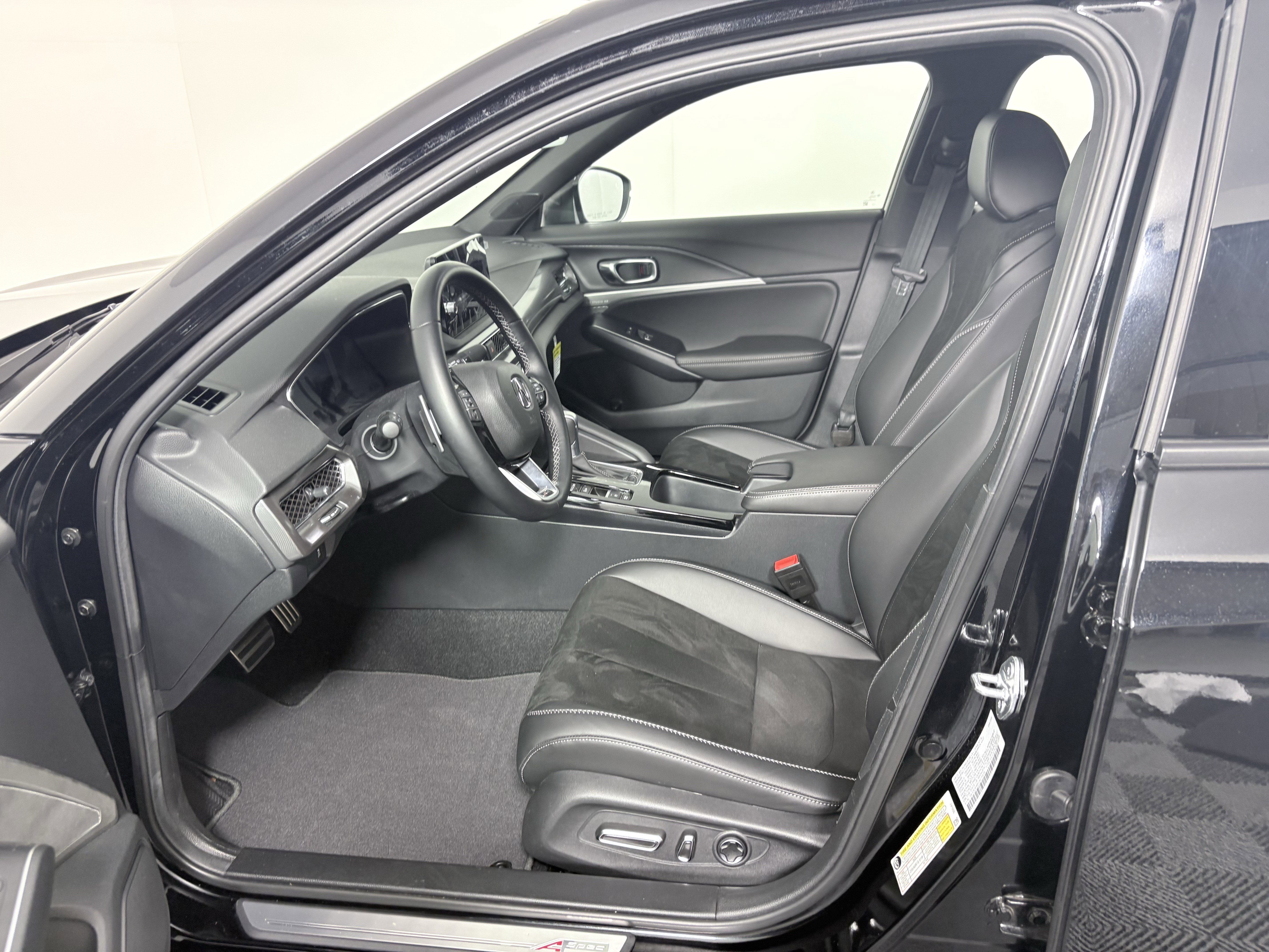 Used 2025 Acura Integra A-Spec image 13