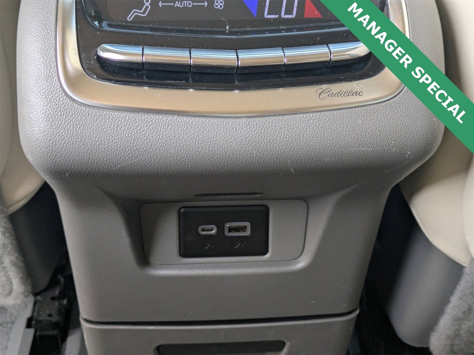 Used 2022 Cadillac XT6 Premium Luxury w/ Technology Package image 17