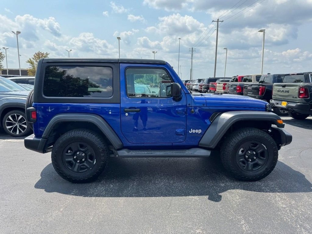 Used 2018 Jeep Wrangler Sport AWD/4WD image 2
