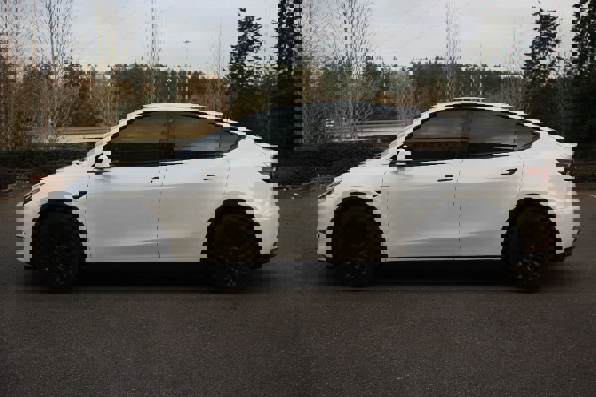 Used 2020 Tesla Model Y Long Range image 8