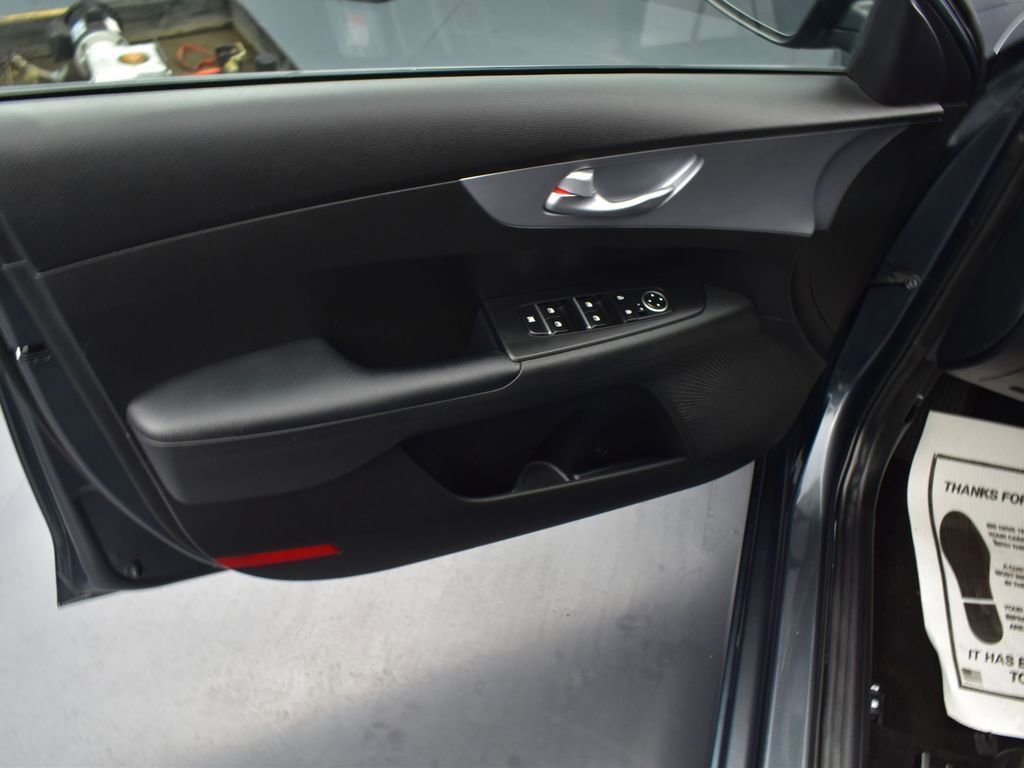 Used 2023 Kia Forte LXS image 11