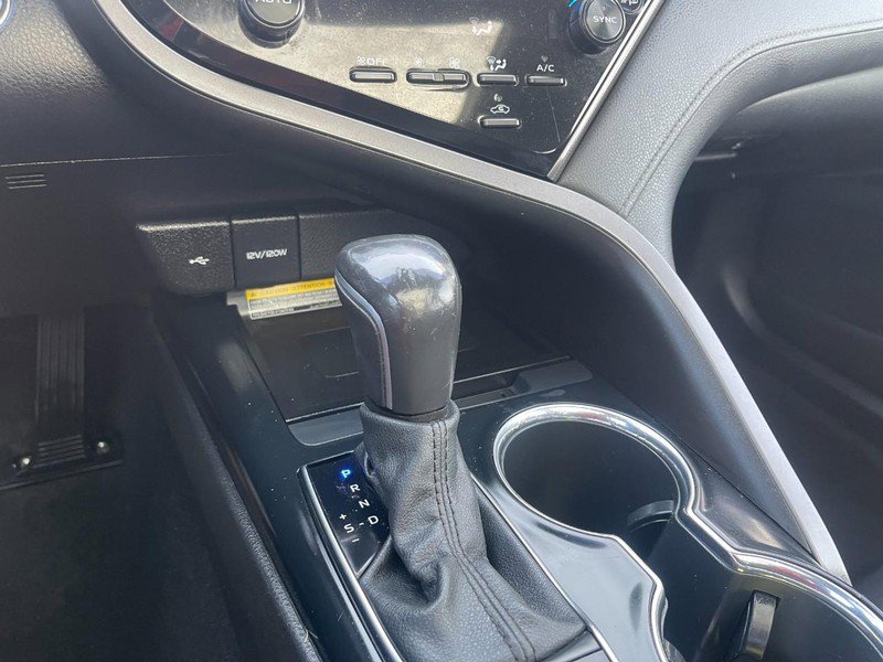 Used 2020 Toyota Camry XSE image 25