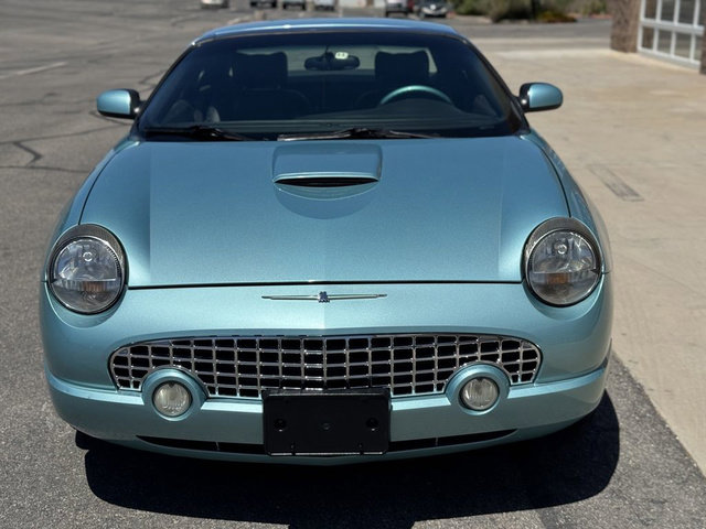 Used 2002 Ford Thunderbird Deluxe RWD image 9
