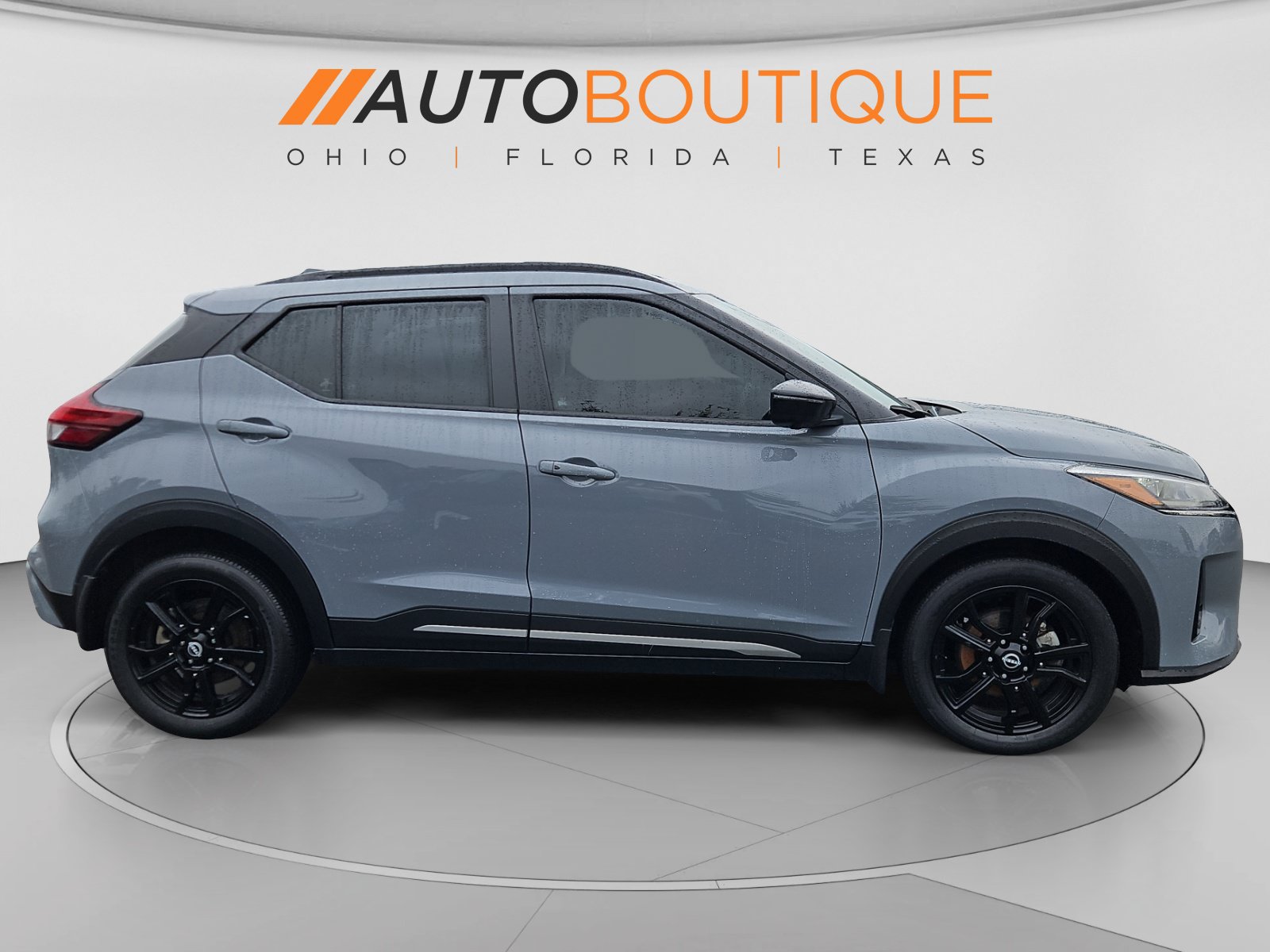 Used 2023 Nissan Kicks SR w/ SR Premium Package FWD image 7