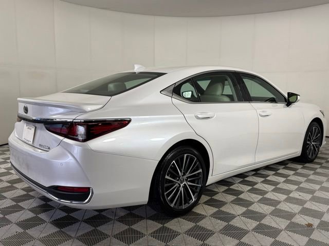 Used 2025 Lexus ES 300h w/ Premium Package image 11
