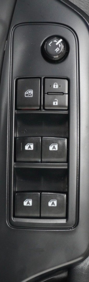 Used 2019 Toyota C-HR LE FWD image 26