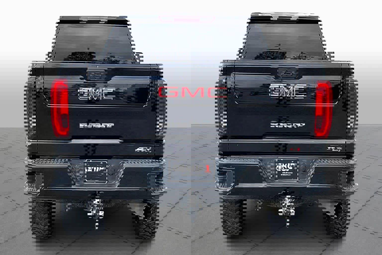 Used 2022 GMC Sierra 2500 AT4 image 4