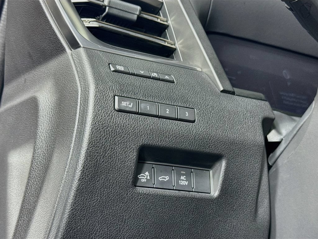 Used 2024 Lexus GX 550 w/ Accessory Package (Z1) AWD/4WD image 10