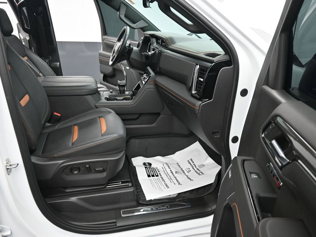 Used 2024 GMC Sierra 1500 AT4 w/ Technology Package AWD/4WD image 24