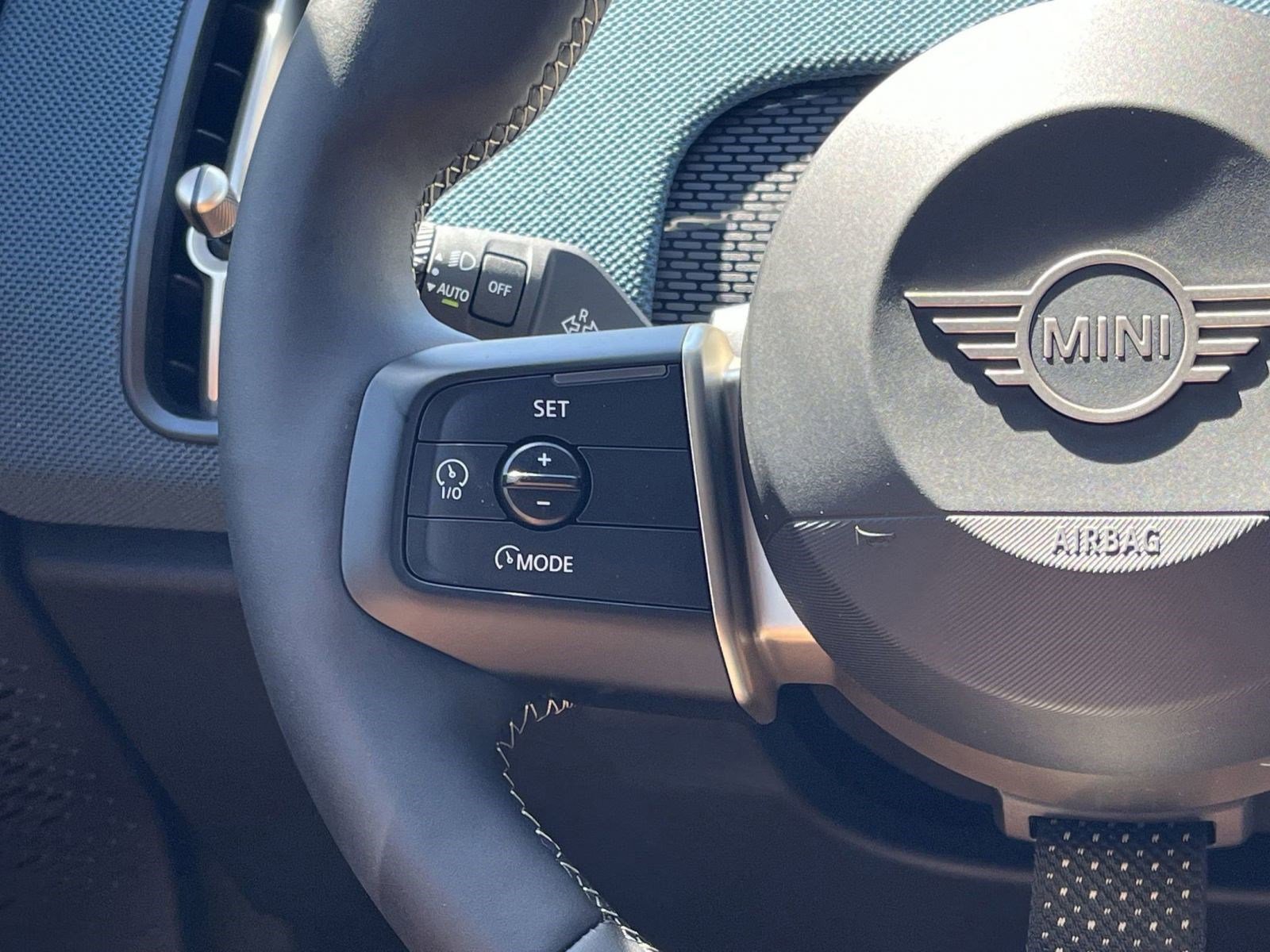 Used 2025 MINI Cooper Countryman S w/ Comfort Package Max image 17