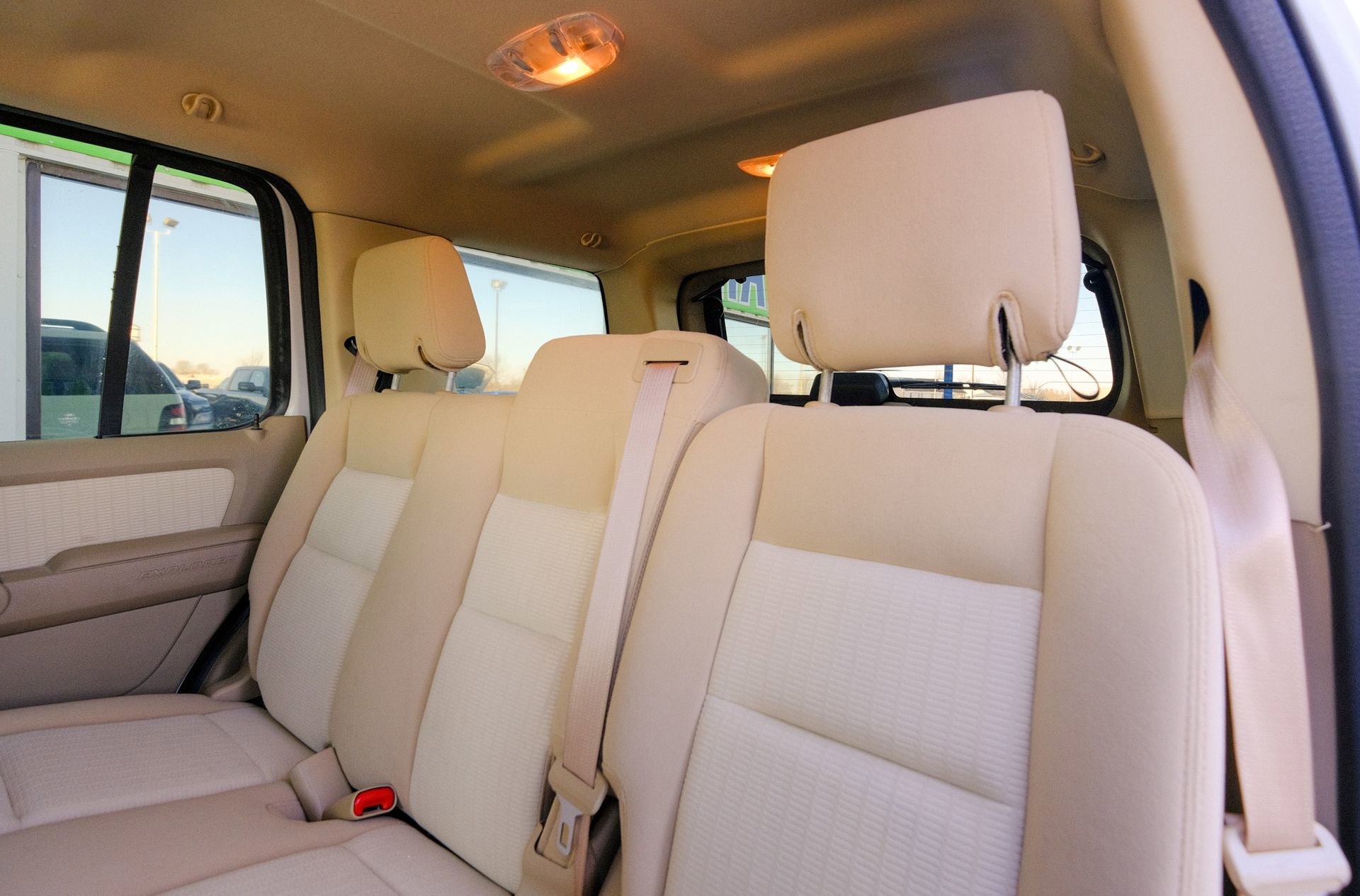 Used 2010 Ford Explorer XLT image 28