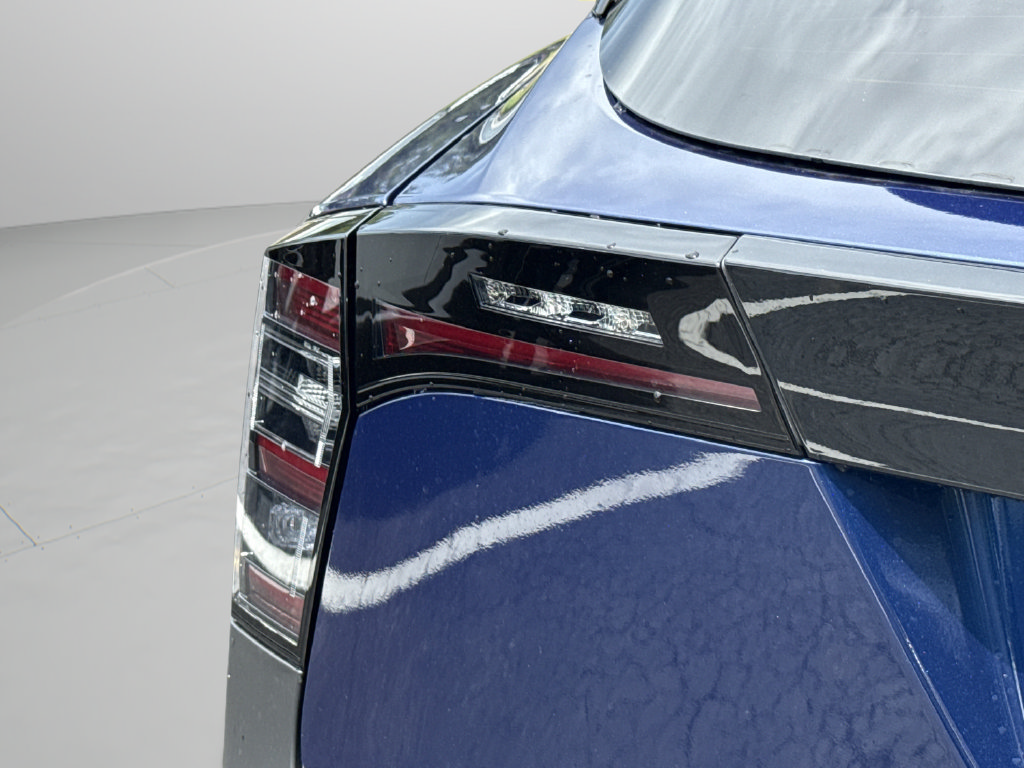 New 2026 Nissan Kicks SR w/ Cold Weather Package FWD image 18