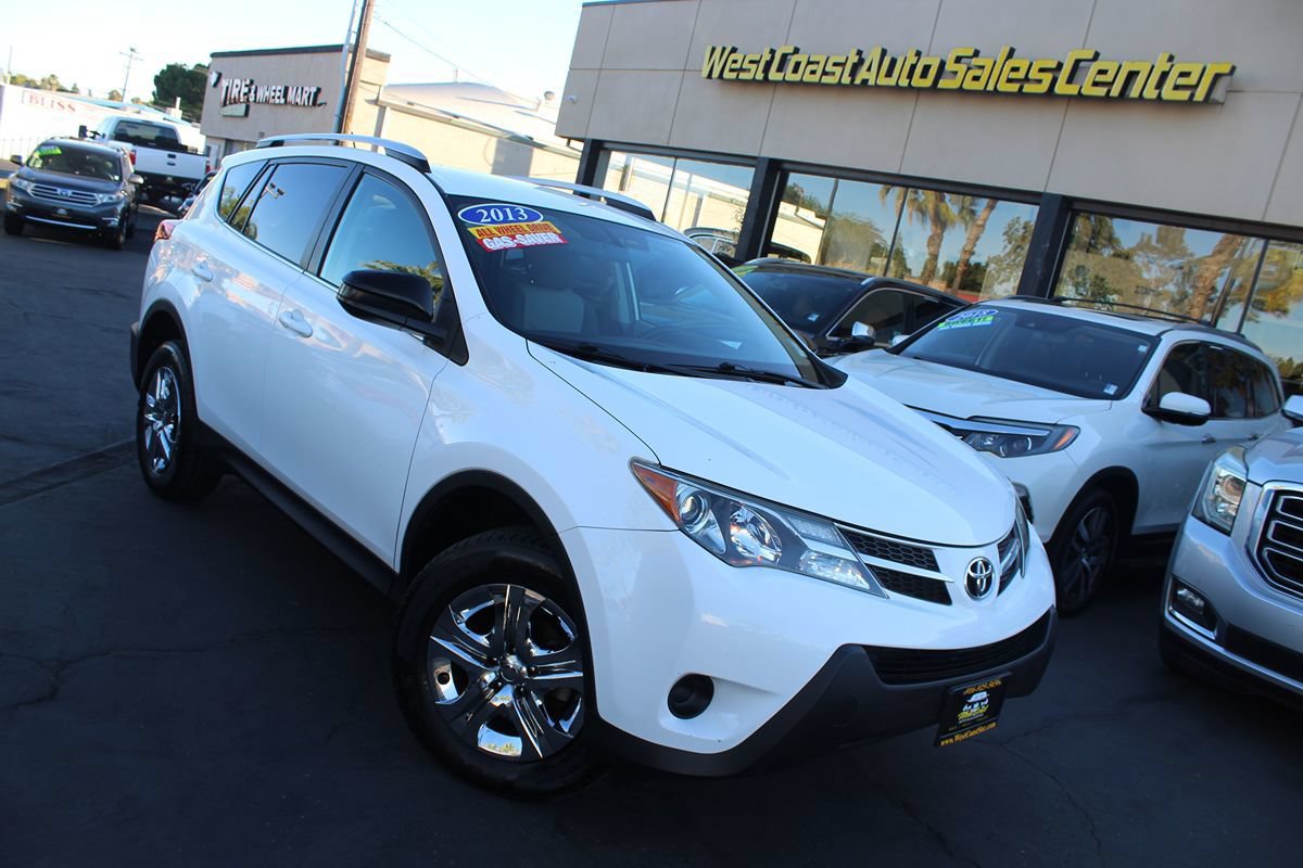 Used 2013 Toyota RAV4 LE AWD/4WD image 32