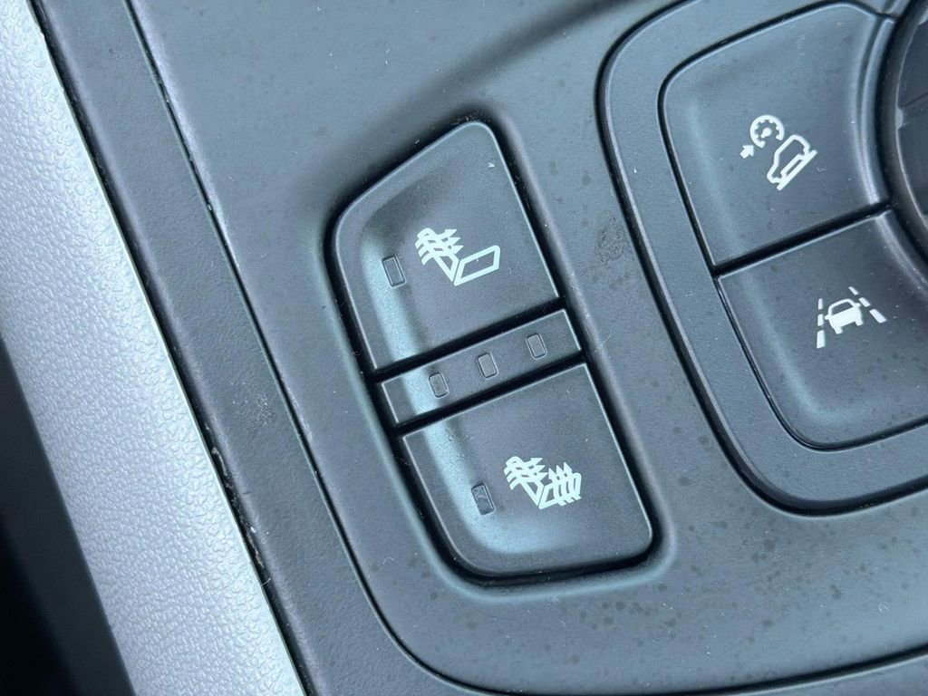 Used 2022 GMC Terrain SLT AWD/4WD image 17