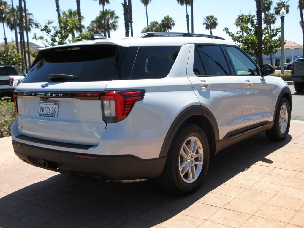 Certified 2026 Ford Explorer Active RWD image 4
