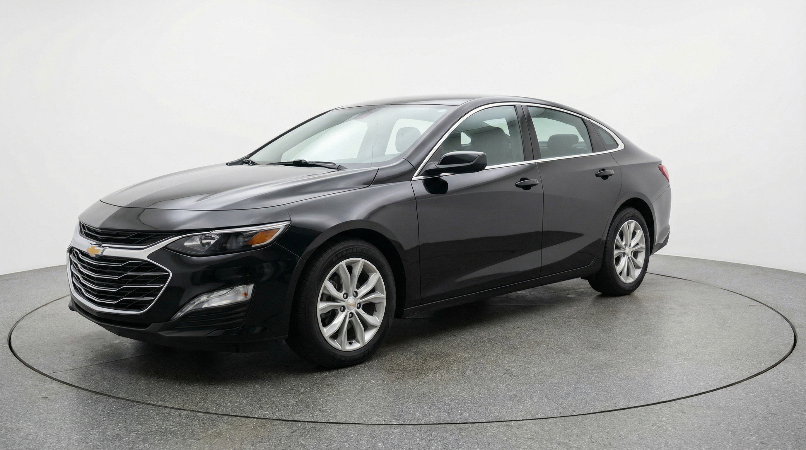 Used 2024 Chevrolet Malibu LT image 3