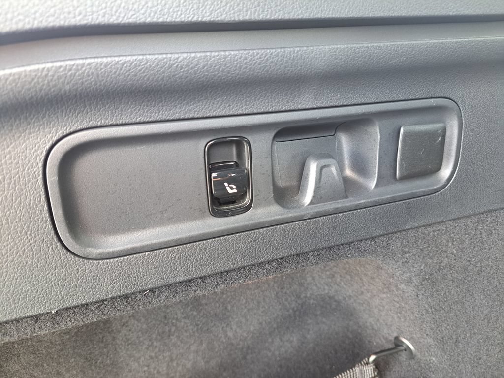 Used 2024 Mercedes-Benz GLC 300 4MATIC image 21