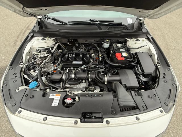 Used 2018 Honda Accord Touring image 32