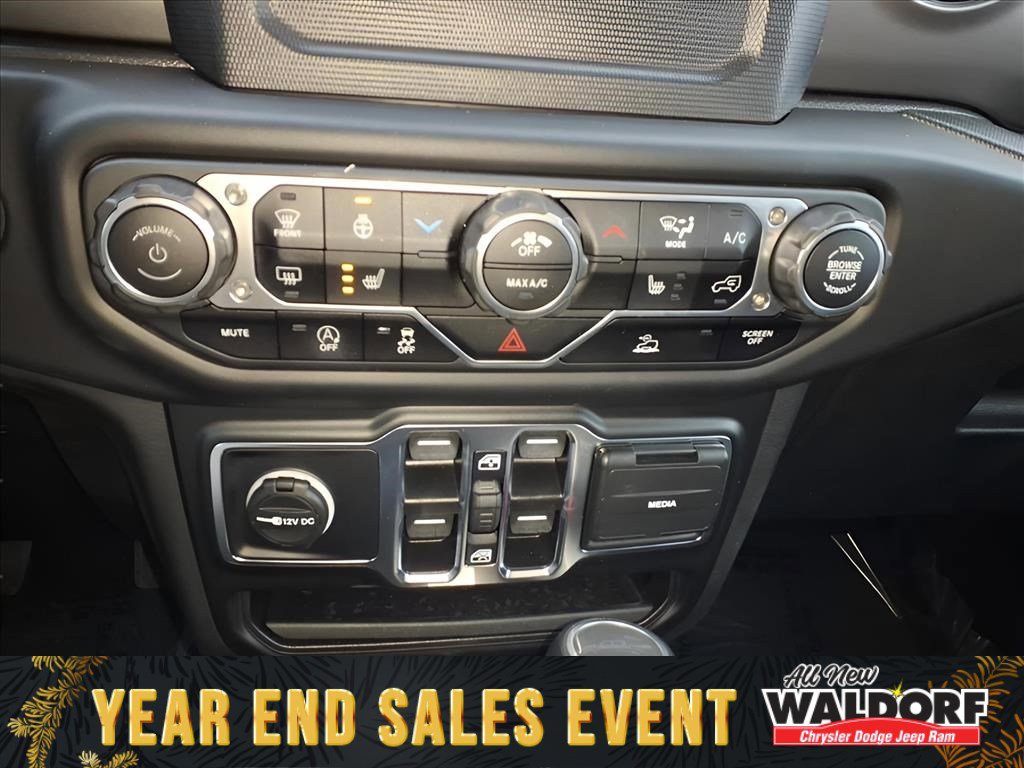 Used 2023 Jeep Gladiator Sport image 15
