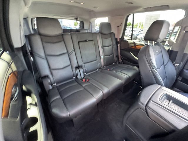 Used 2016 Cadillac Escalade Luxury AWD/4WD image 16