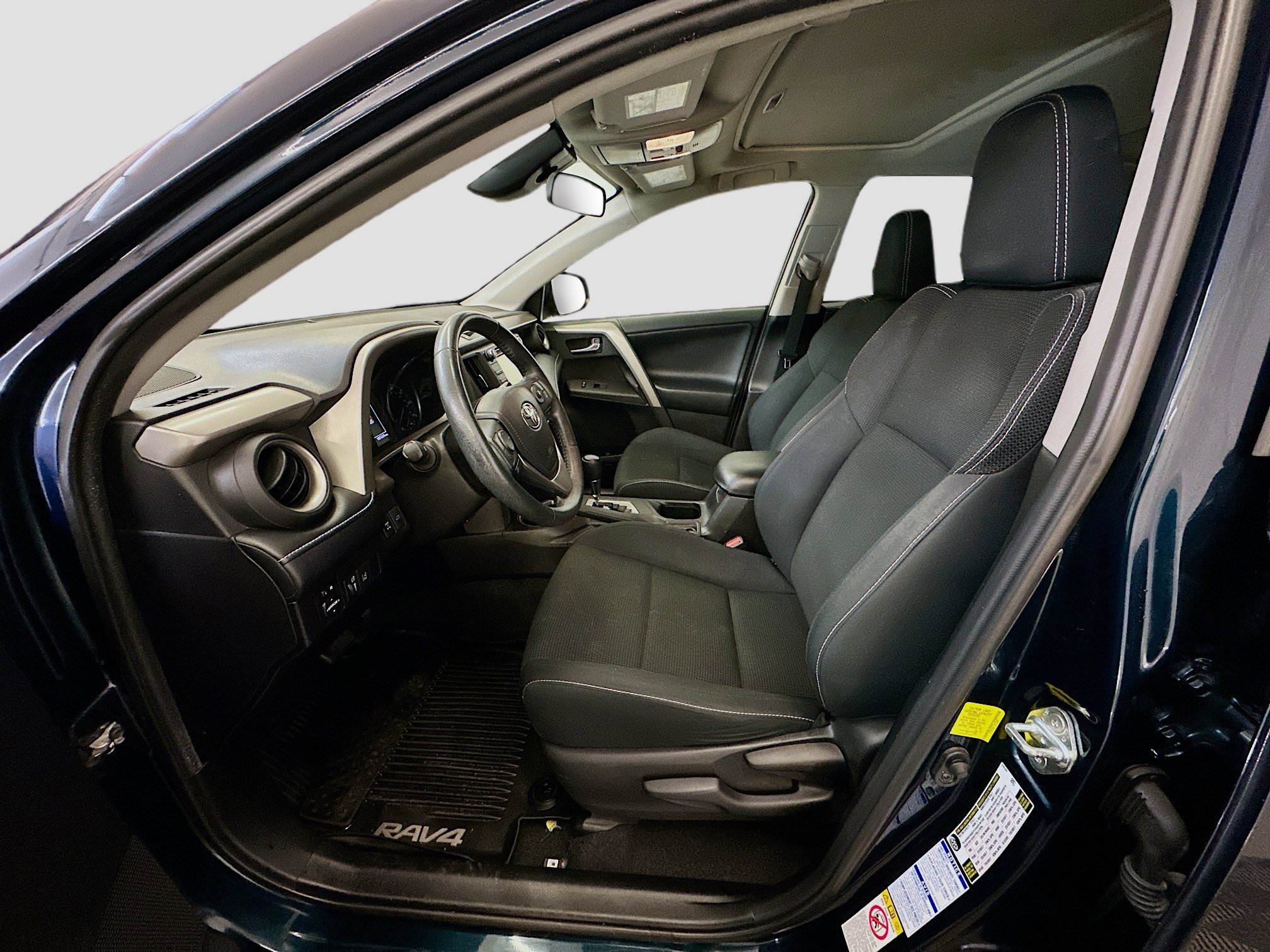 Used 2018 Toyota RAV4 XLE AWD/4WD image 13