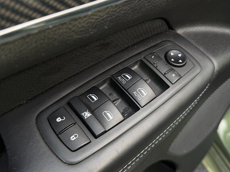 Used 2020 Jeep Grand Cherokee SRT AWD/4WD image 27