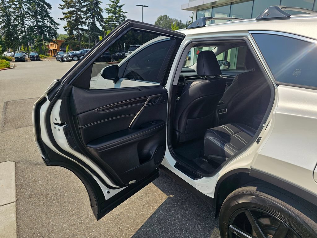 Used 2020 Lexus RX 350L Luxury w/ Accessory Package AWD/4WD image 16