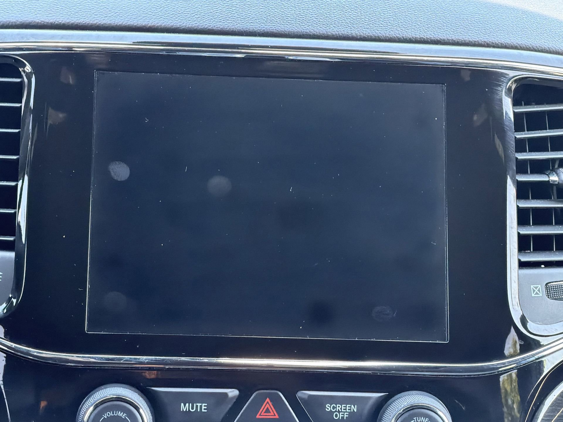 Used 2019 Jeep Grand Cherokee Overland image 3