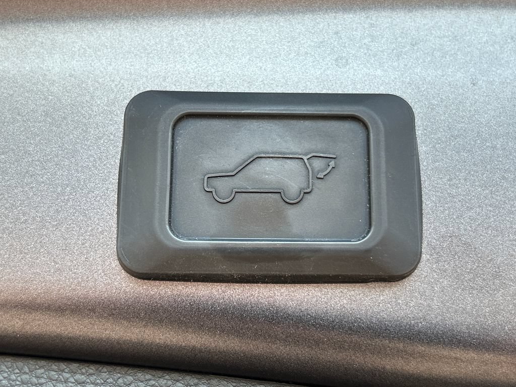 Used 2020 Toyota RAV4 XSE AWD/4WD image 30