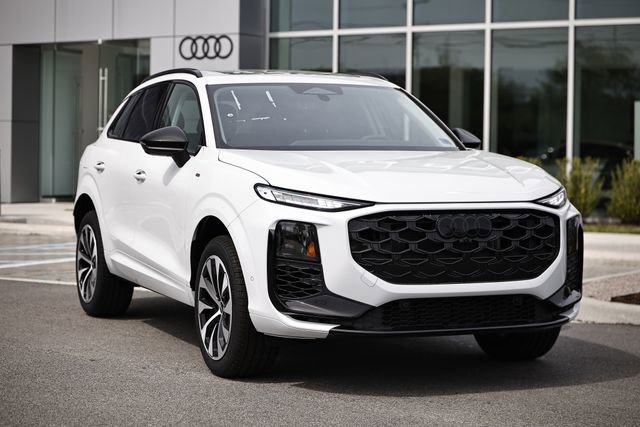 New 2026 Audi Q3 quattro 2.0T AWD/4WD image 2