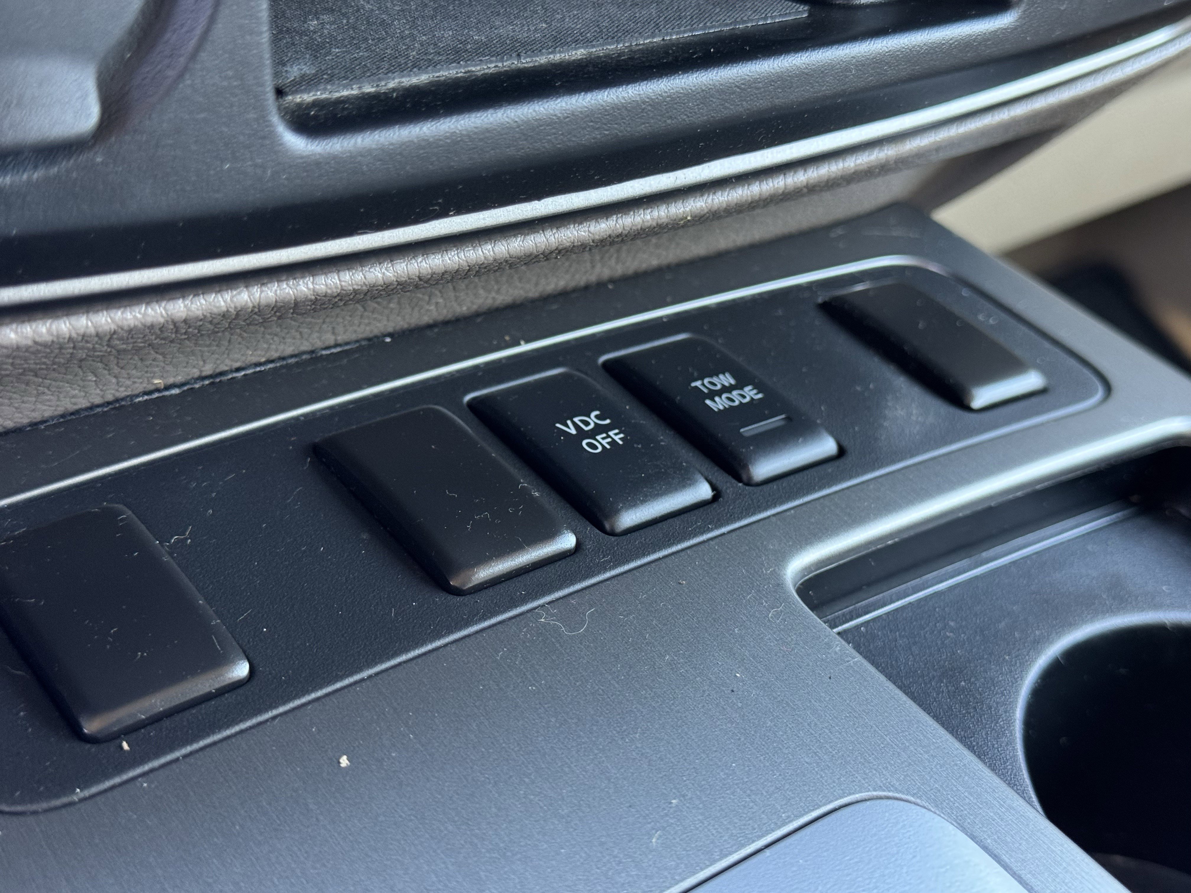 Used 2011 Nissan Armada SL image 31