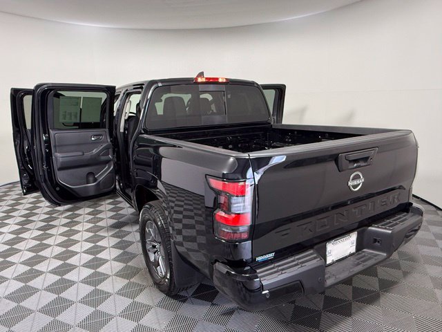 Used 2025 Nissan Frontier SV RWD image 7