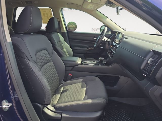 Used 2022 Nissan Pathfinder SV image 15