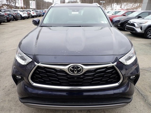 New 2026 Toyota Highlander Platinum image 9