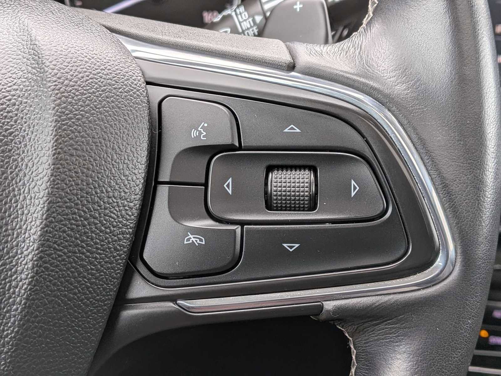 Used 2021 Buick Envision Essence w/ Technology Package I image 26