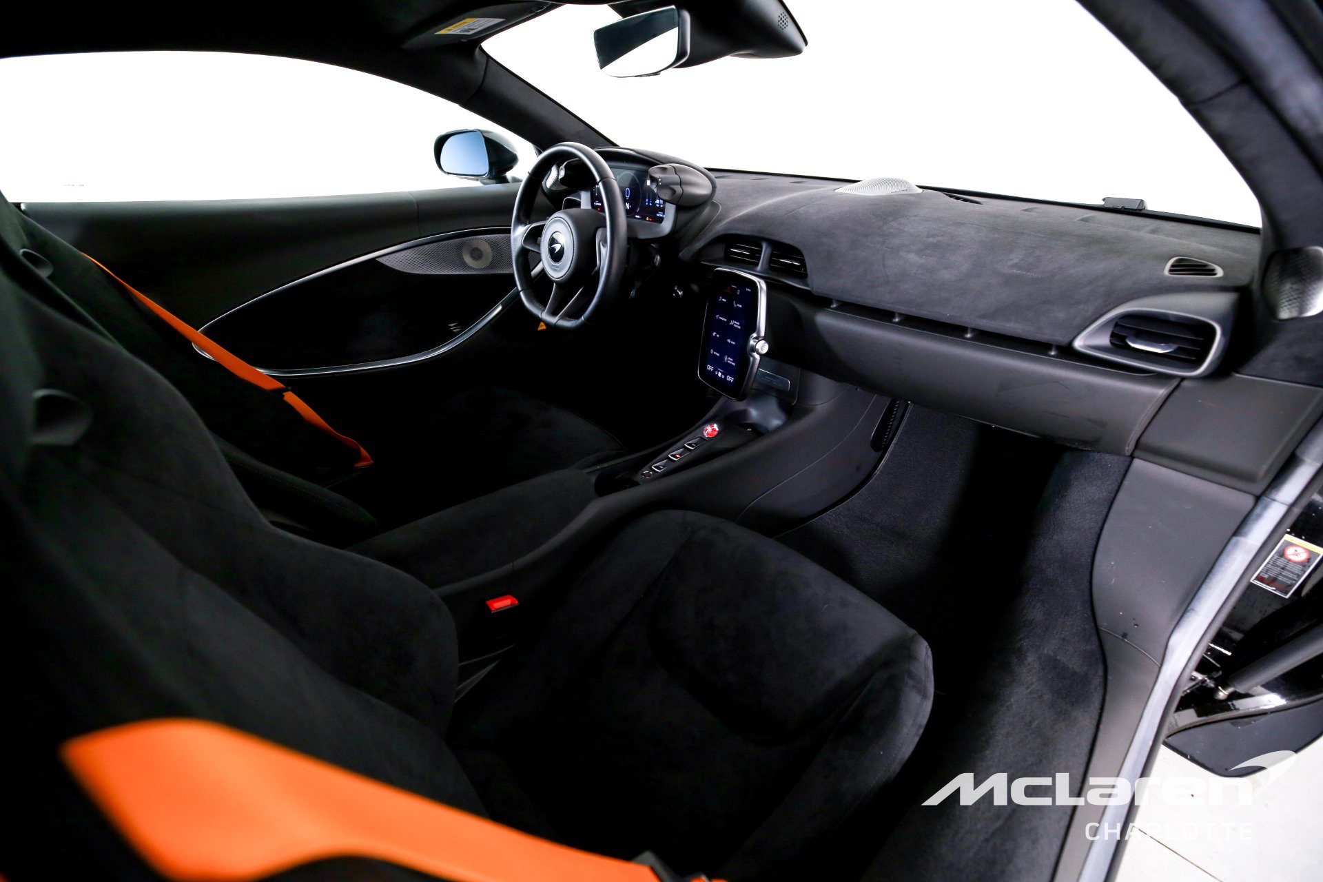 Used 2023 McLaren Artura image 20