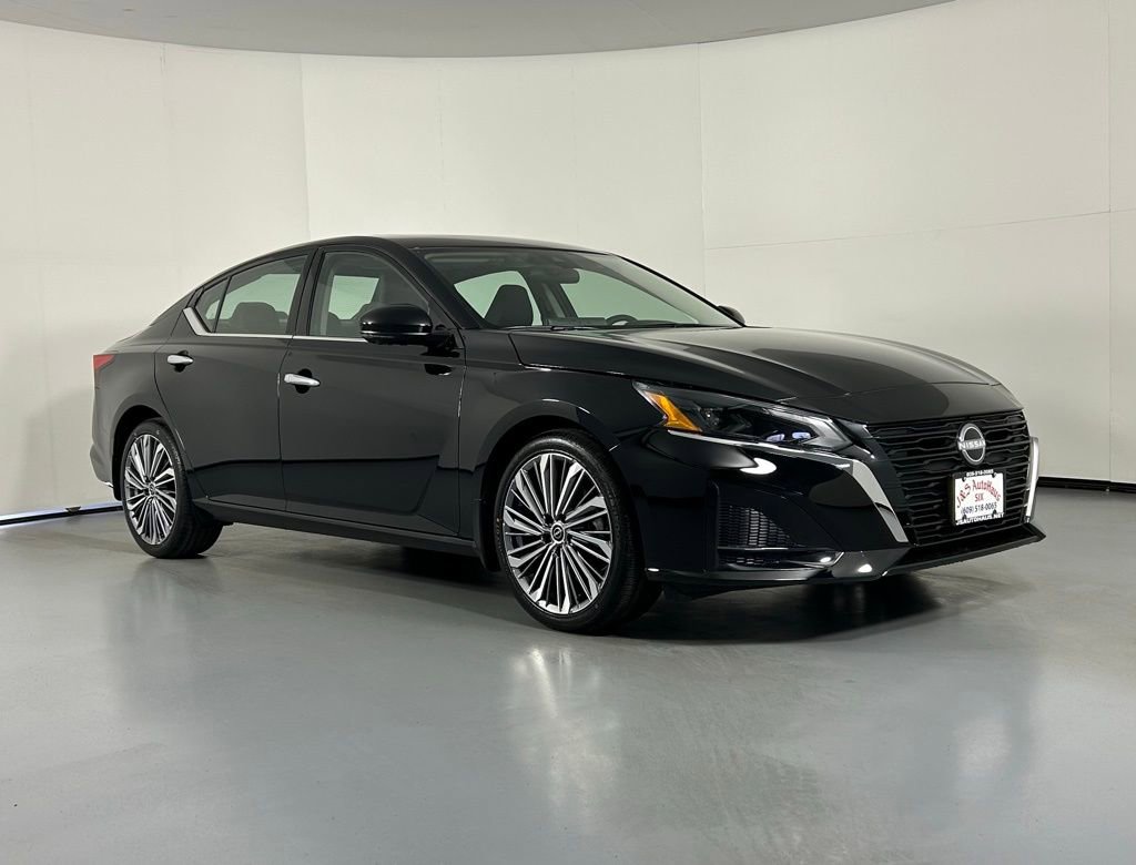 Used 2025 Nissan Altima 2.5 SL