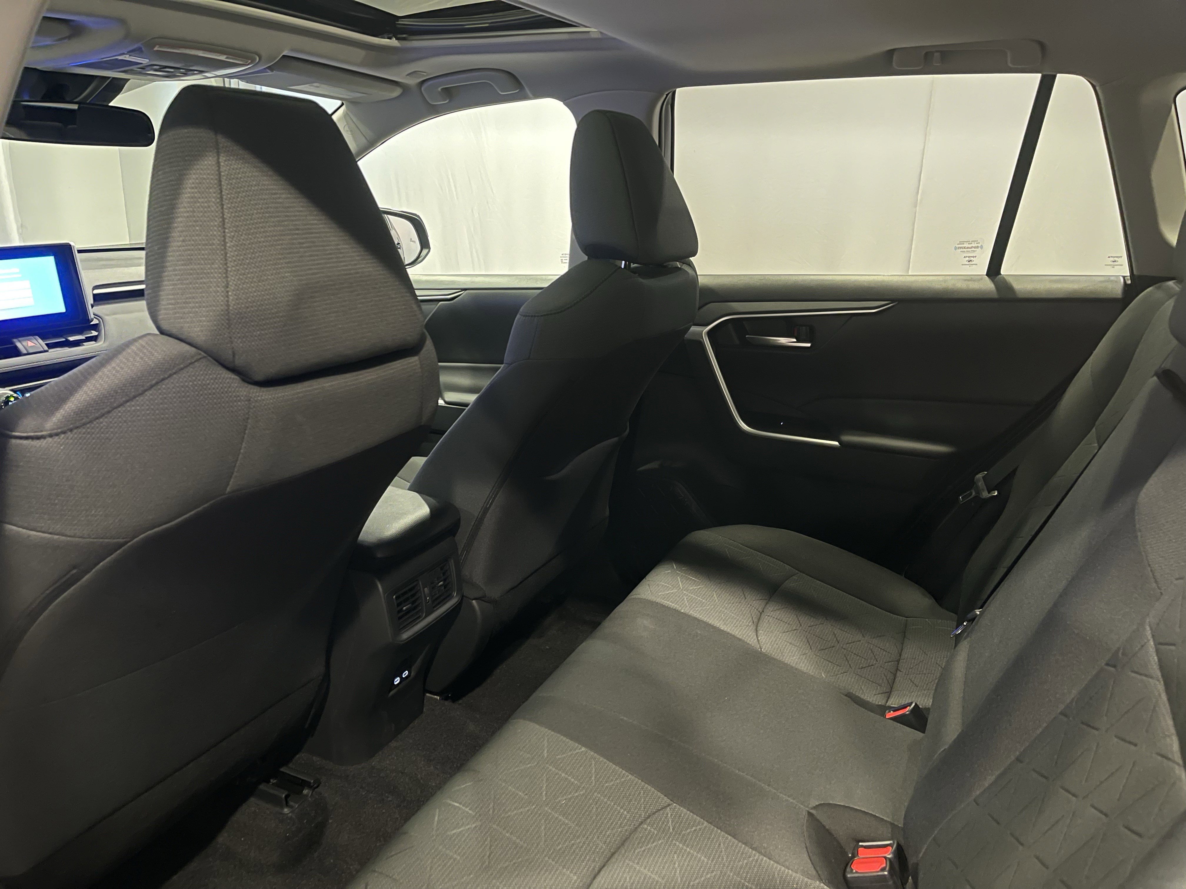 Used 2023 Toyota RAV4 XLE image 24