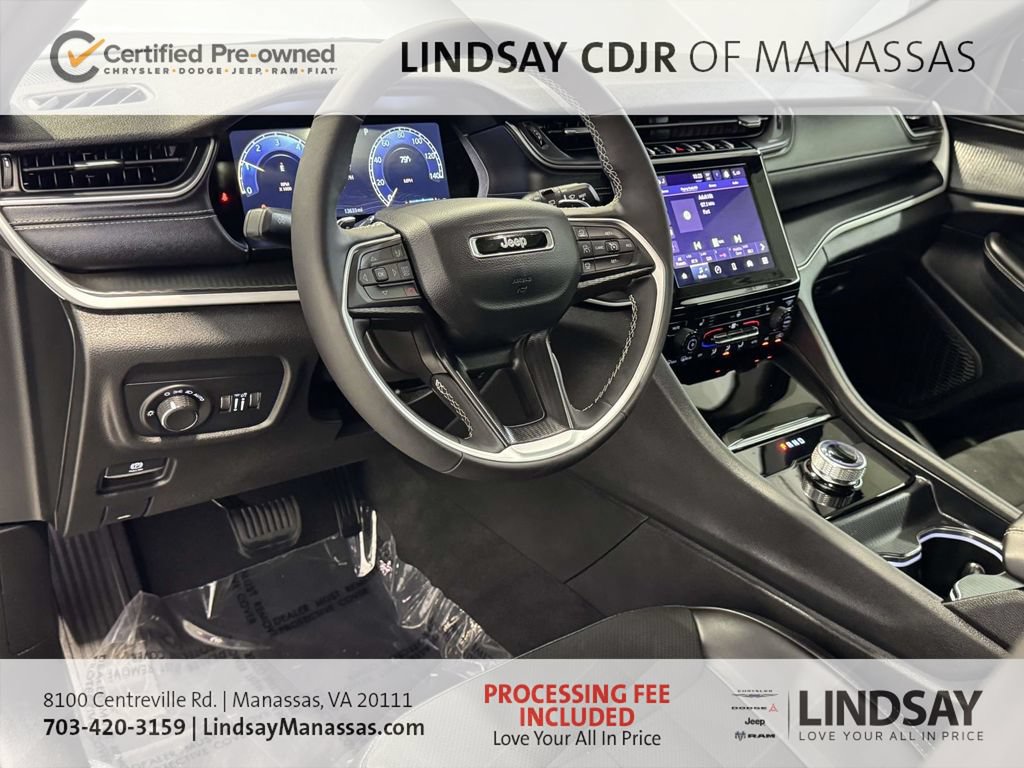 Certified 2025 Jeep Grand Cherokee Altitude AWD/4WD image 19