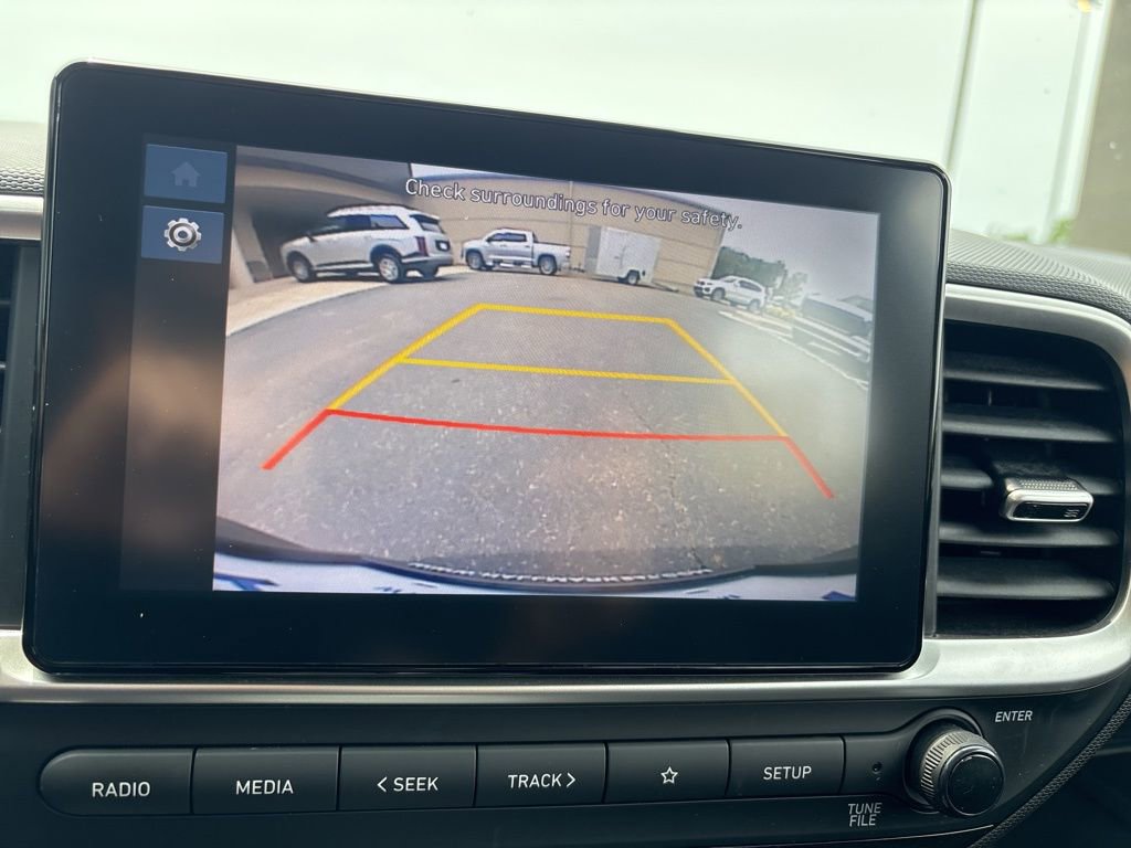 Certified 2023 Hyundai Venue SEL FWD image 20