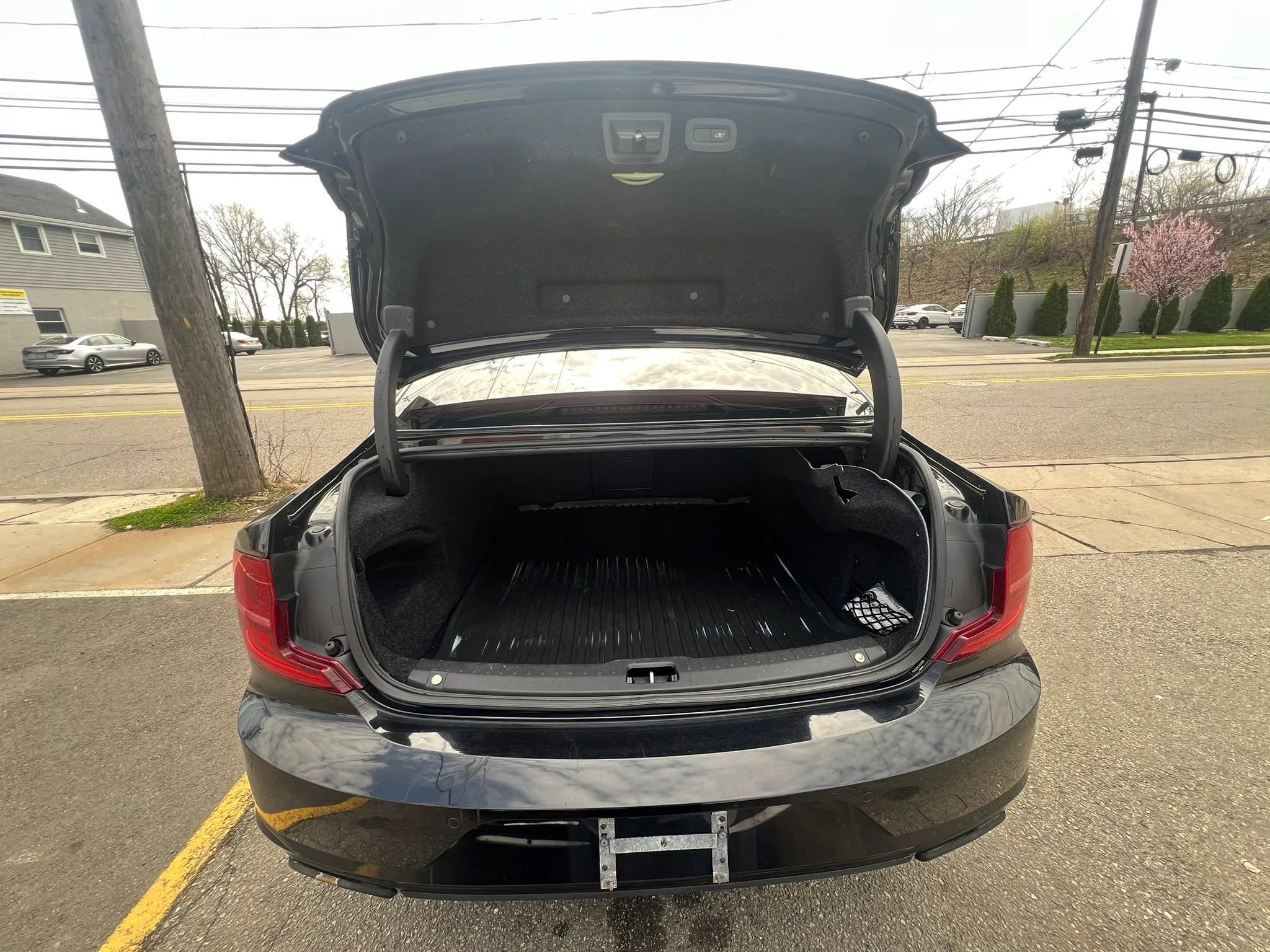 Used 2017 Volvo S90 T6 Momentum w/ Vision Package image 9