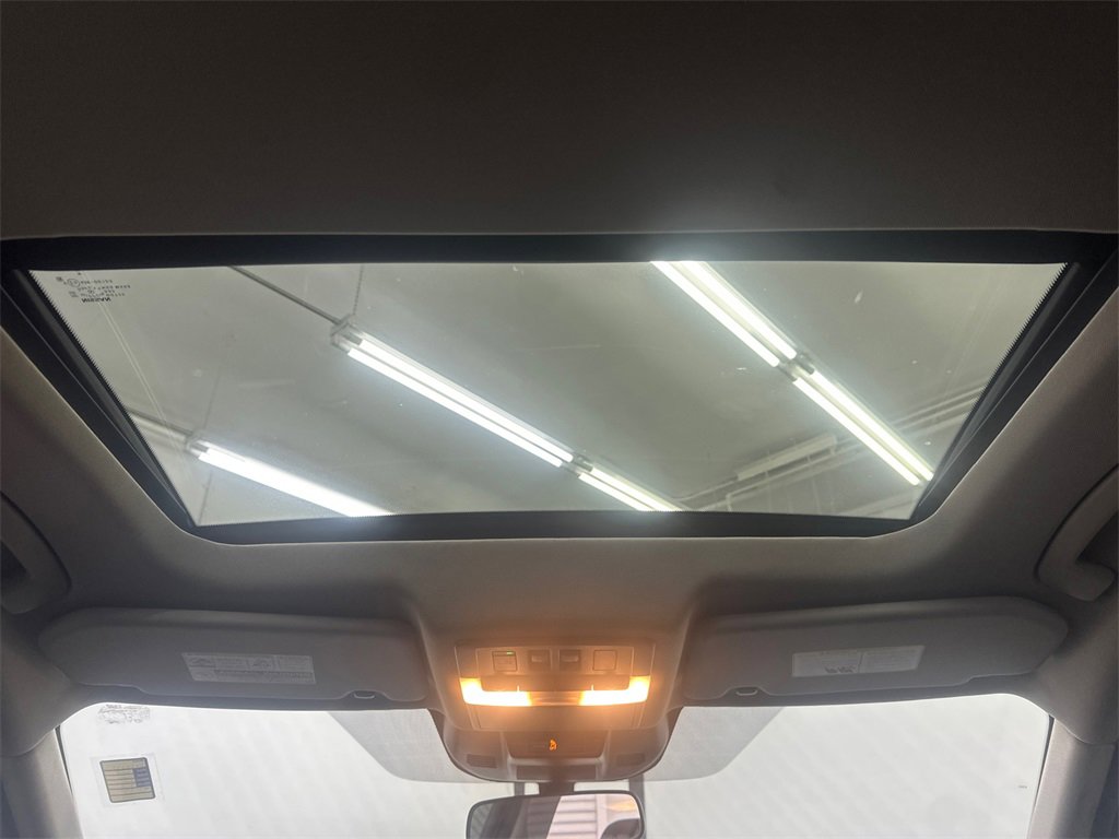 Used 2023 Nissan Rogue SV w/ SV Premium B Package image 23