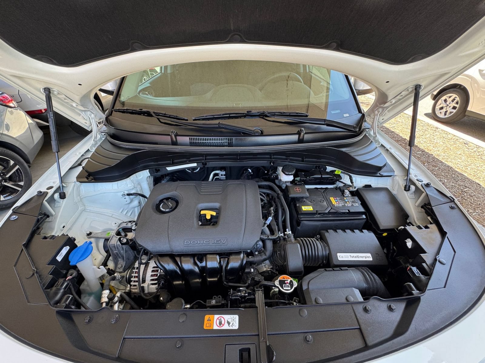 Used 2025 Kia Soul LX w/ LX Technology Package FWD image 30