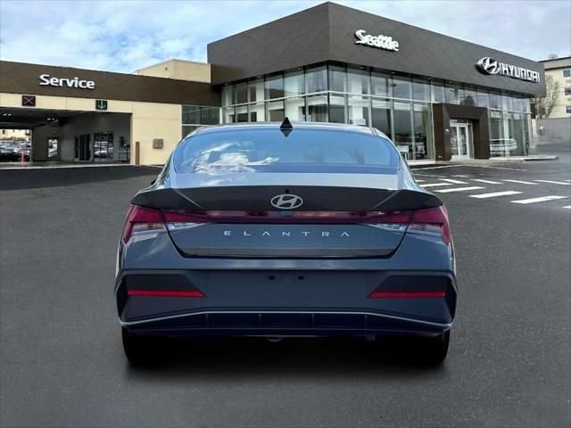 New 2026 Hyundai Elantra SE FWD image 6