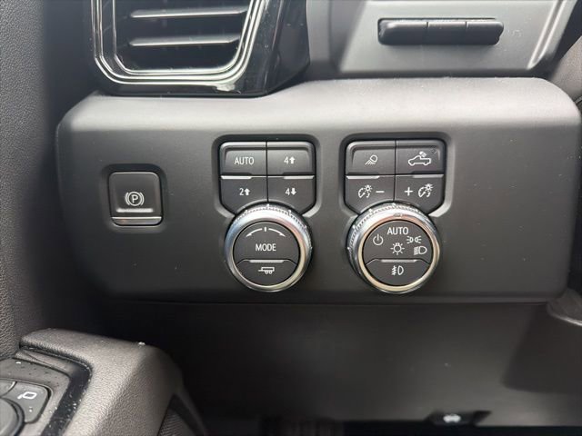Used 2022 GMC Sierra 1500 AT4 w/ Technology Package image 29